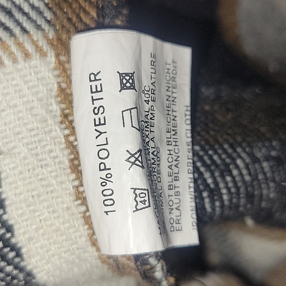 Women's shacket. Size XL. Plaid colors- tan, black, and white. - Picture 5 of 5